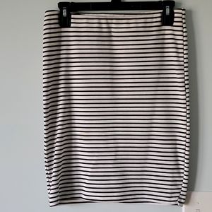 Juniors So skirt, M, black and white stripe